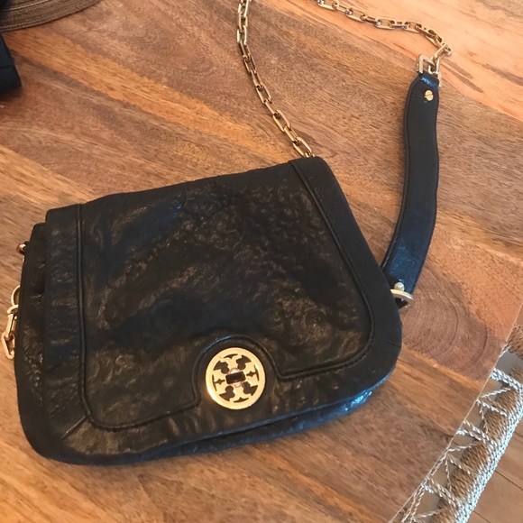 Tory Burch Handbags - Tory Burch Black Messenger Bag w Gold Chain Handle