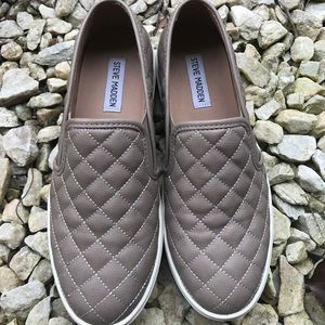 PRICE DROP Steve Madden Ecentrcq Slip On Shoes