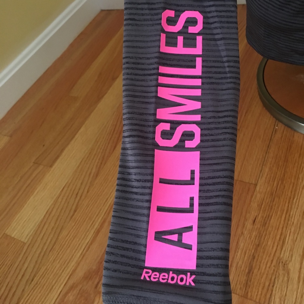 NWT Reebok Top - Picture 2 of 4