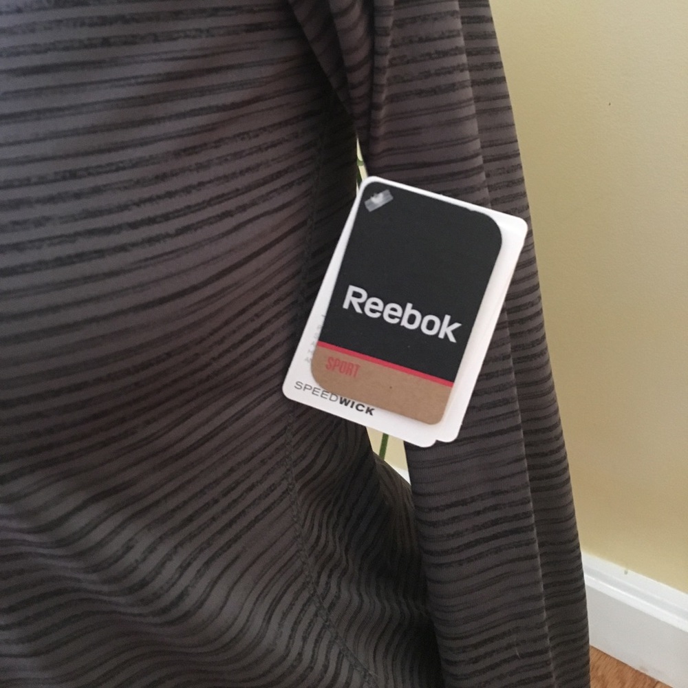 NWT Reebok Top - Picture 4 of 4