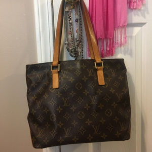 Authentic Louis Vuitton Cabos Piano. Authentic Louis Vuitton Cabos Piano.