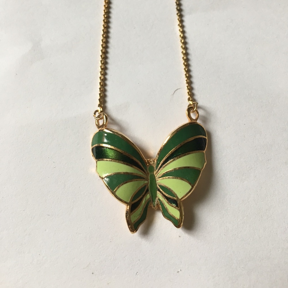 pretty green butterfly necklace