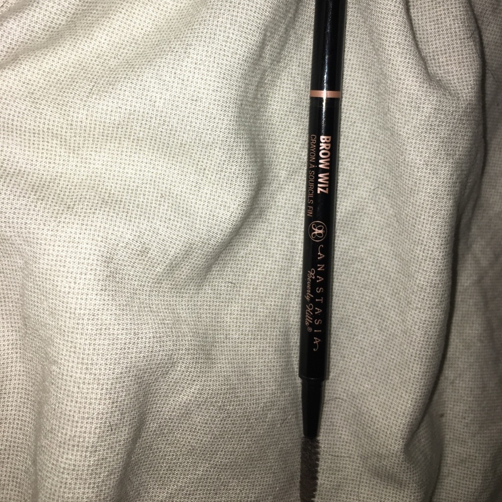 Anastasia Beverly Hills brow pencil