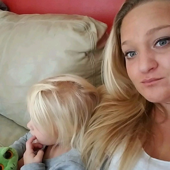 Meet your Posher, Courtney - Picture 1 of 1