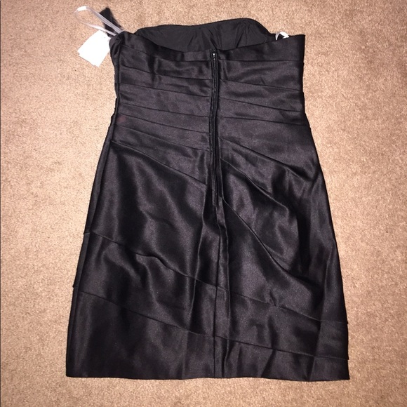 NWT little black cocktail dress - Picture 6 of 6