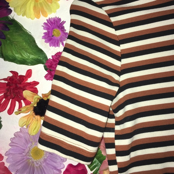 FOREVER 21 TOP!! - Picture 2 of 3