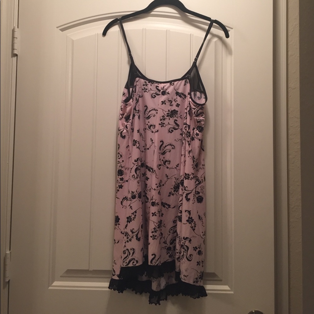 🌸Flowery Night Slip🌸 - Picture 2 of 4
