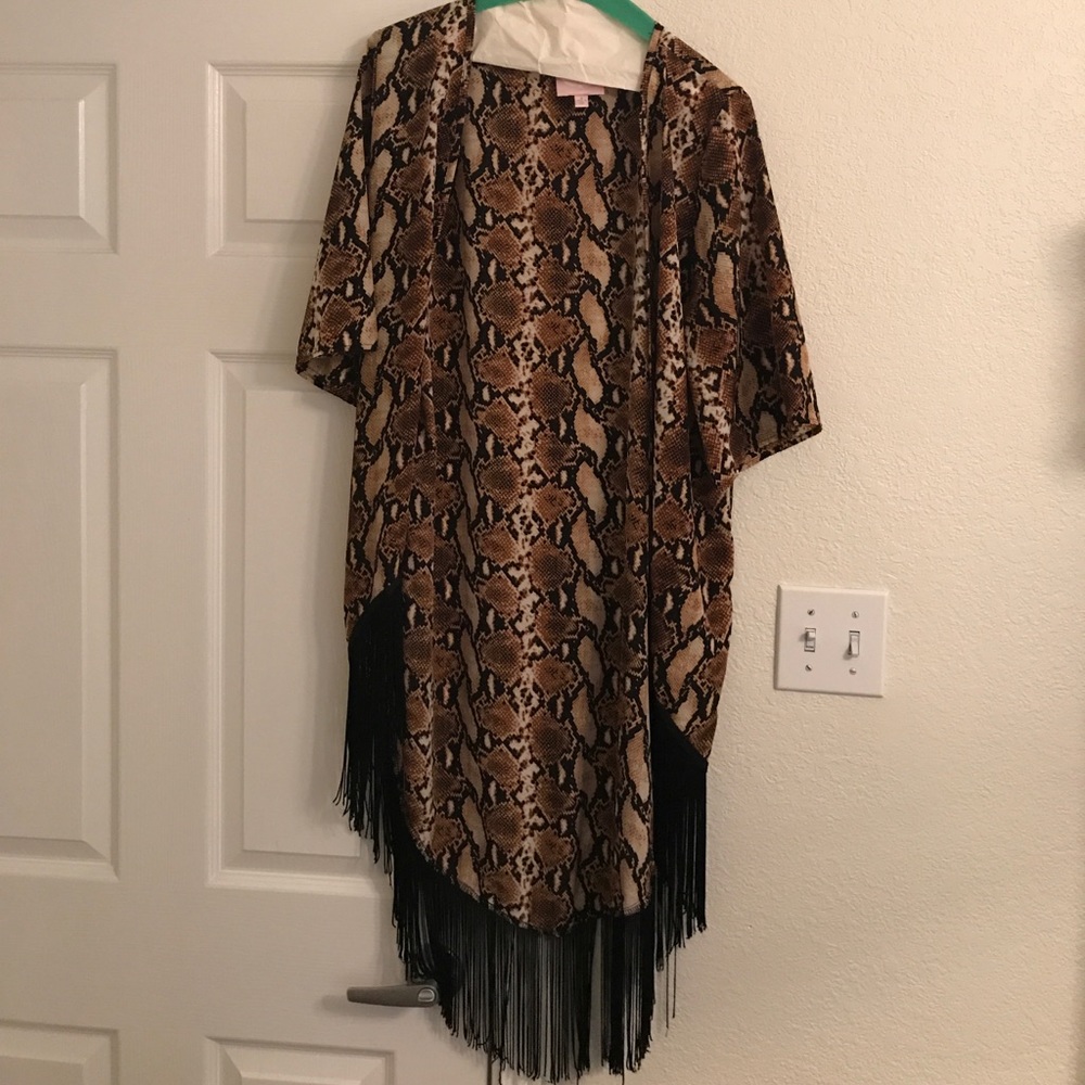 Like new fringe cheetah kimono