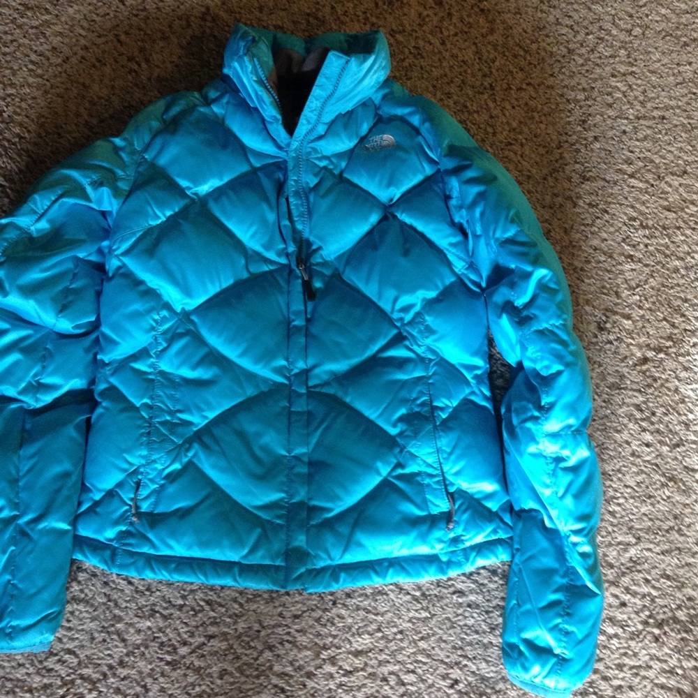 Women’s size small Northface Puffer down jacket.