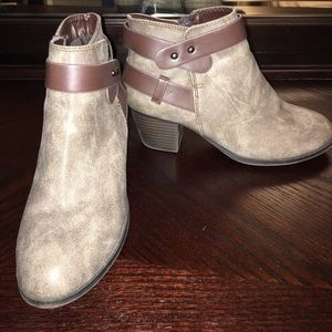 Heeled booties
