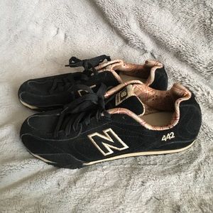 New Balance Black & Tan Sneakers
