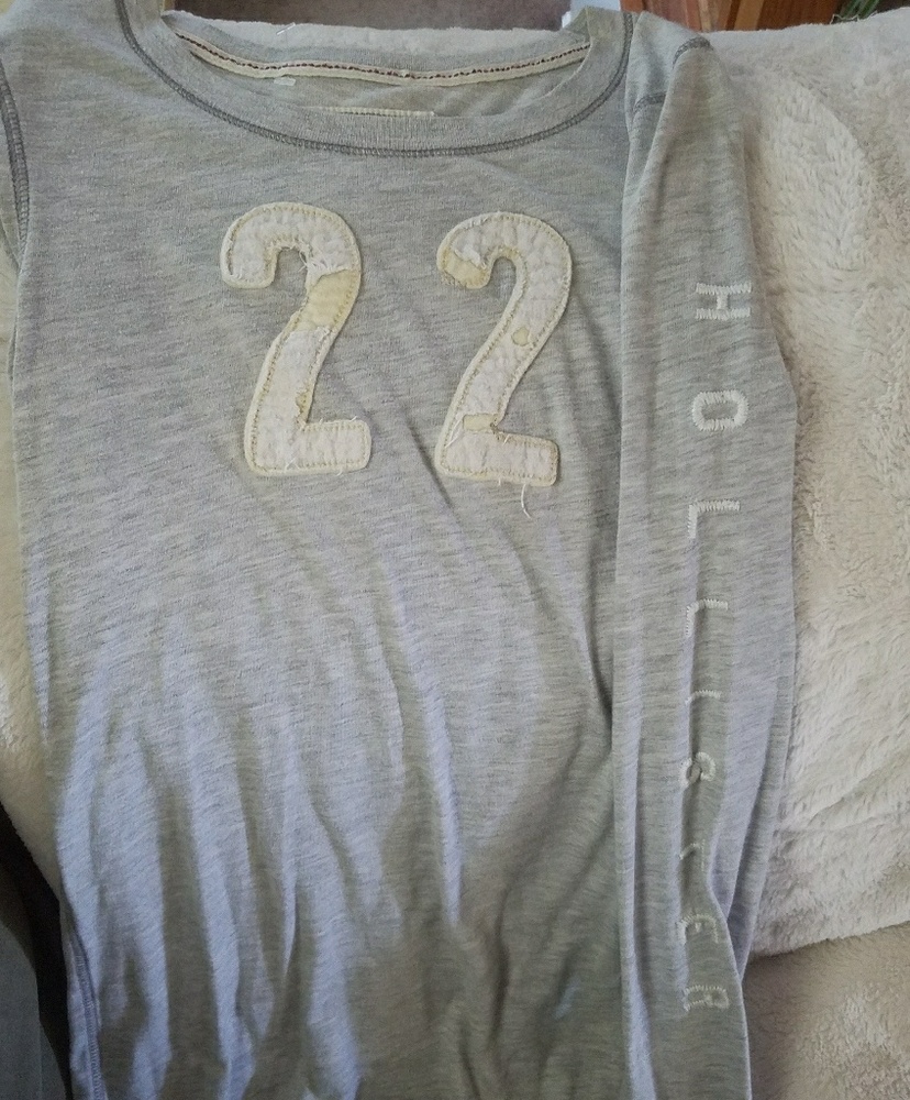 LONG SLEEVED HOLLISTER SHIRT