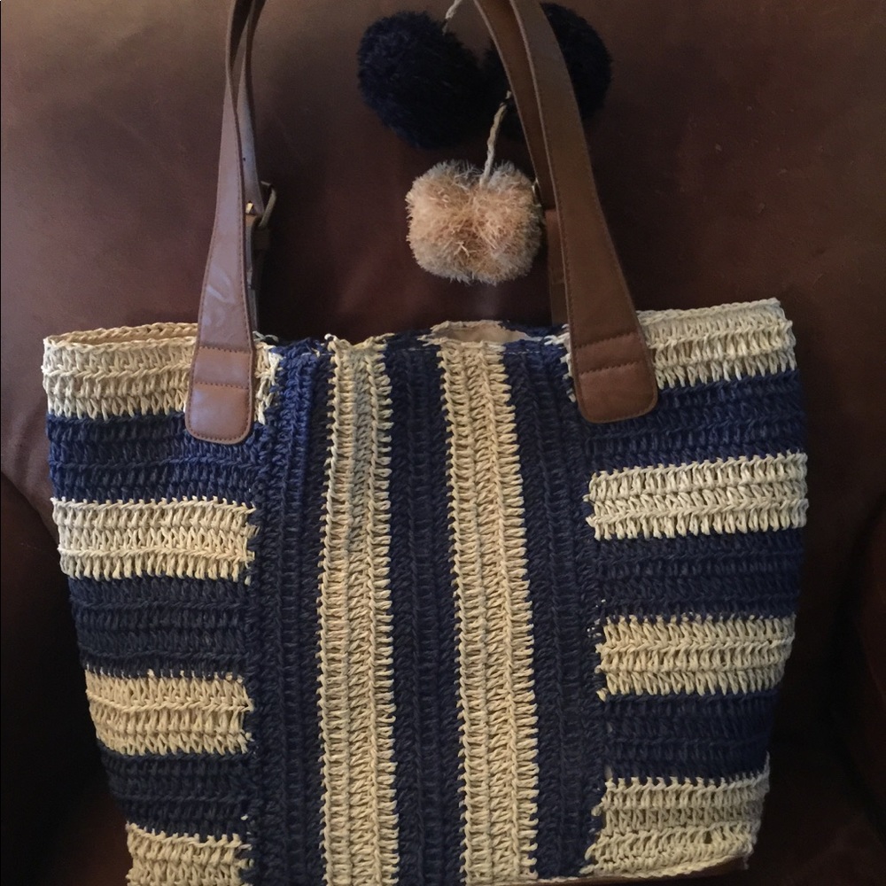 Super power and more! Cute woven bag for busy gals