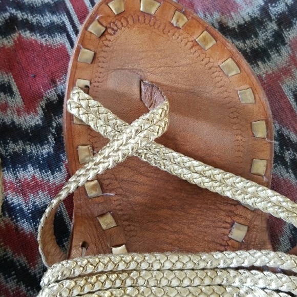 SOLD...Gold and leather Chinese Laundry sandal, 8 - Picture 4 of 7