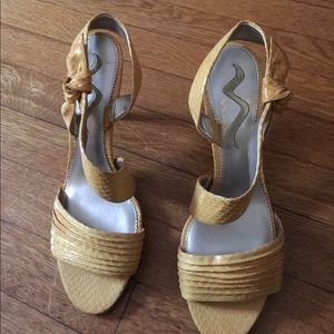 NINA Snake Skin yellow sandals BNWOT