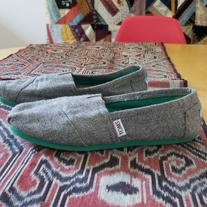 Toms, in great shape, wide 8.5