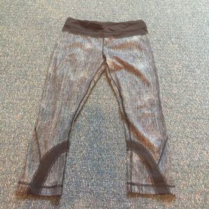 Lululemon run inspire crops