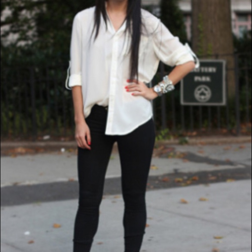 White, comfortable shirt -perfect for work!