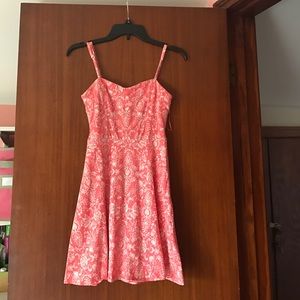 Coral and white floral print dress!