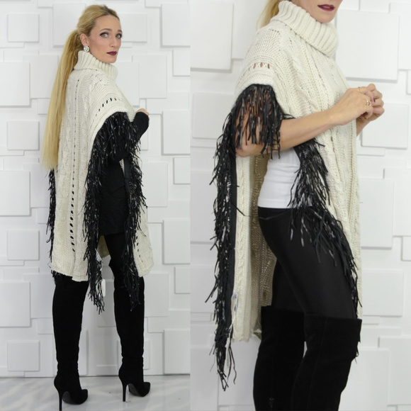 LENORA Sweater Poncho with Fringe -beige - Picture 3 of 4
