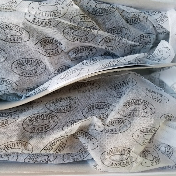 Steve Madden Men's Raine Oxford Shoe - Picture 8 of 8