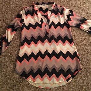 Three quarter length sleeve chevron top