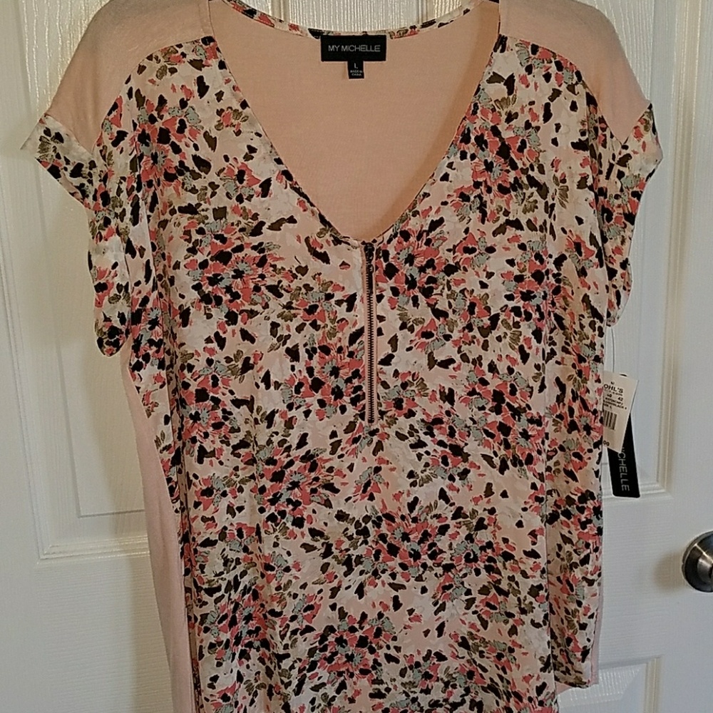 Printed half-zip blouse.