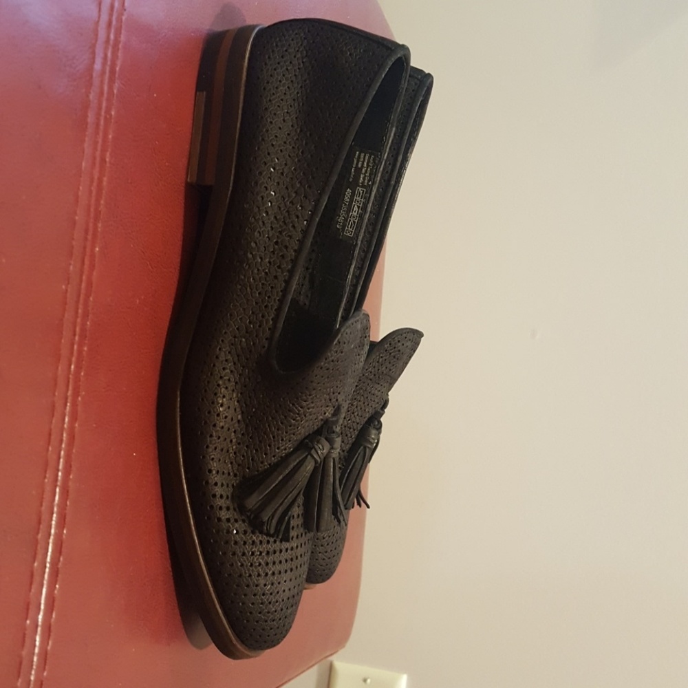Shoes - Picture 6 of 6