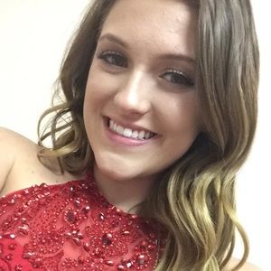 Meet your Posher, Lorie