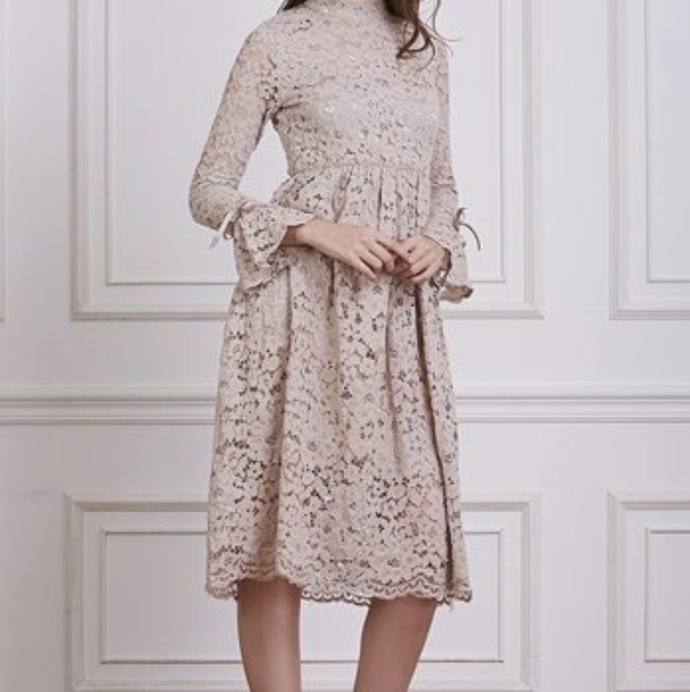 NWT Khaki floral lace