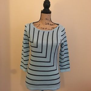 New York & Company Lightweight Sweater (S)