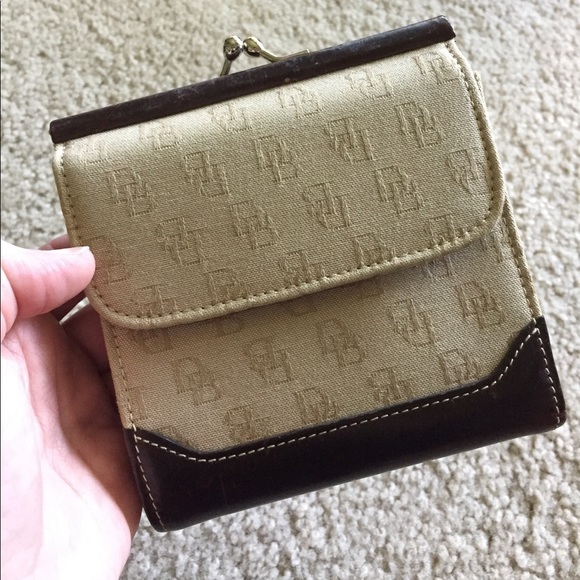 Dooney & Bourke Handbags - Dooney & Bourke wallet