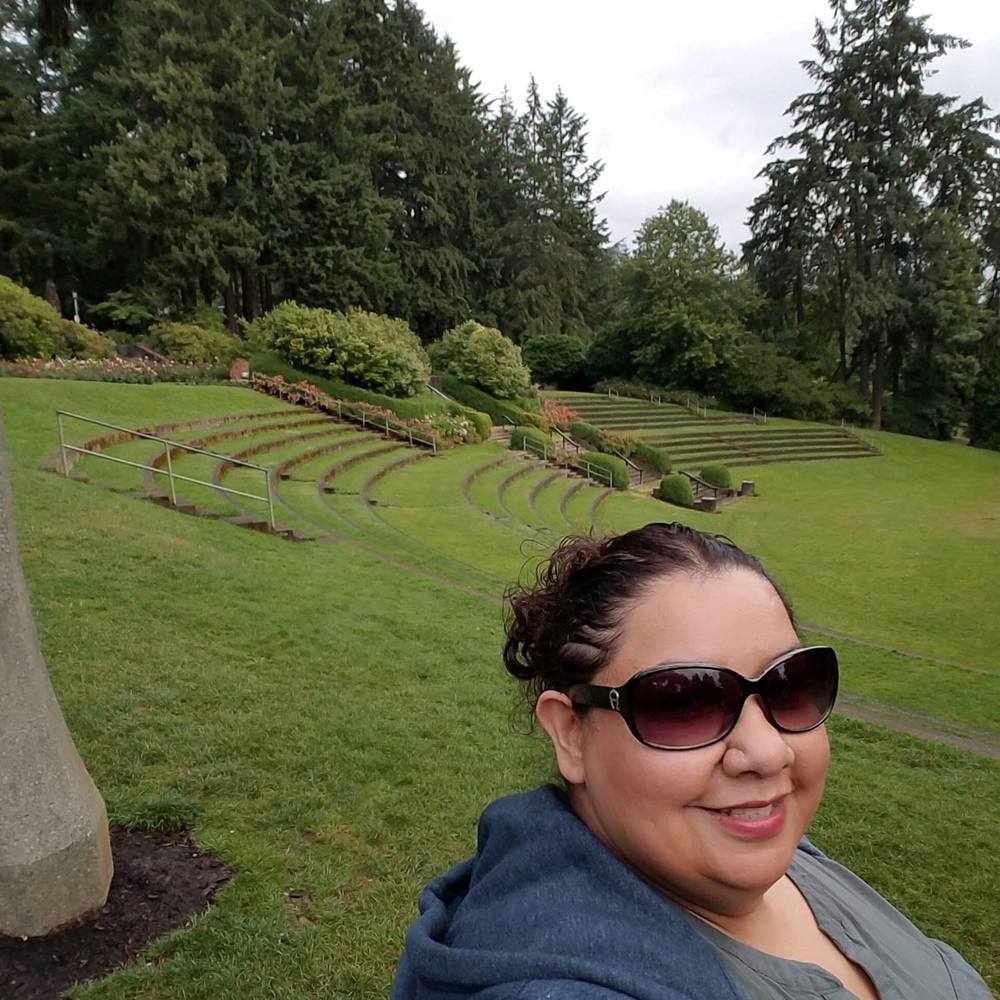 Meet your Posher, Roxana