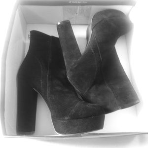 Shoedazzle high heel boots