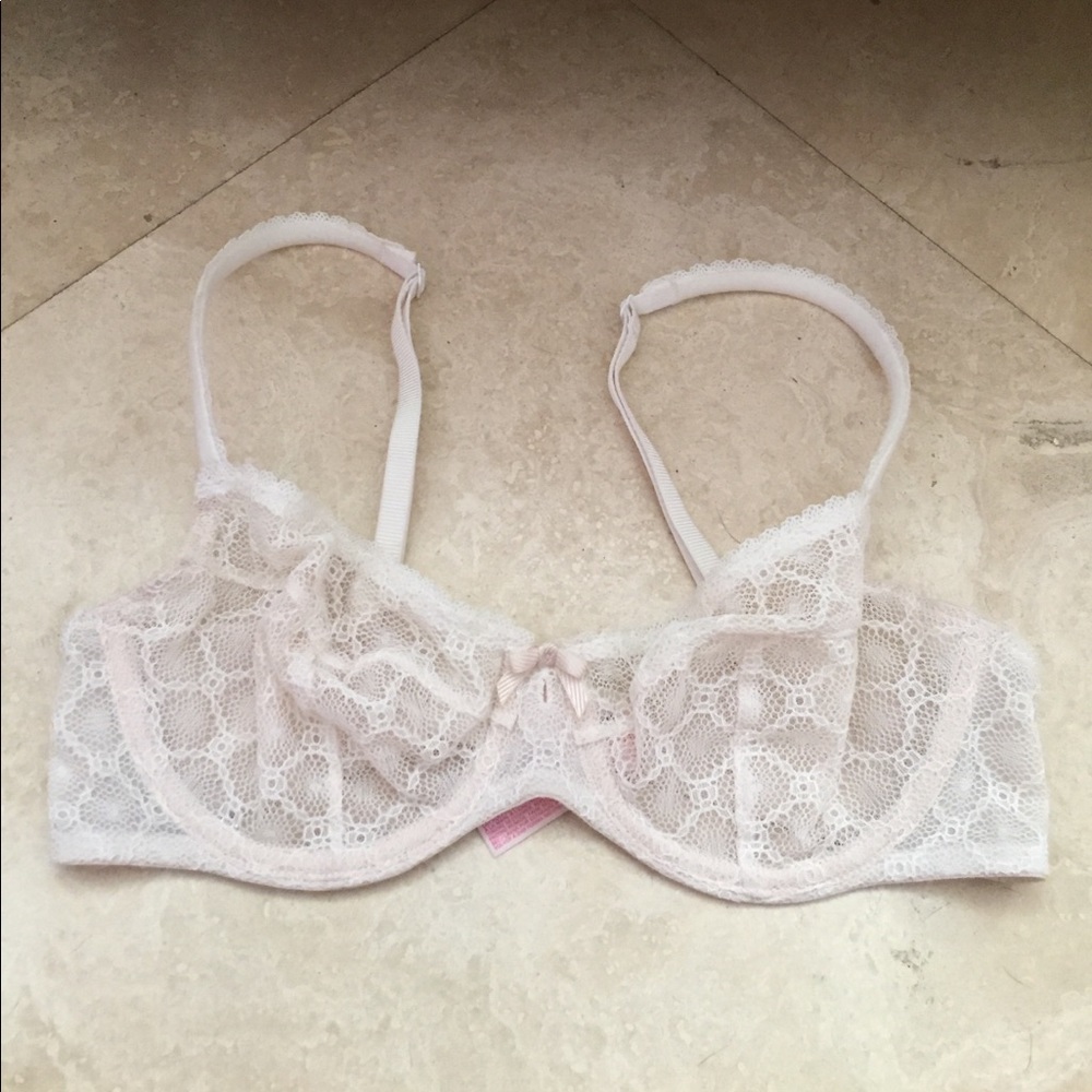 Never used off-white VS bra 34C