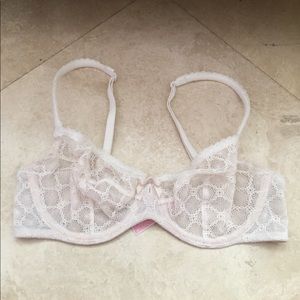 Never used off-white VS bra 34C