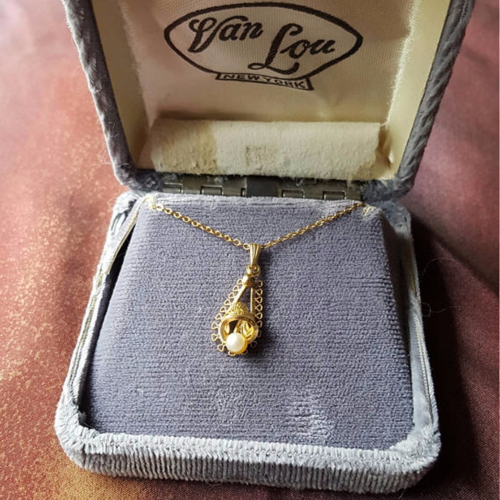 PRICE DROP! Van Lou pearl and gold-fill necklace