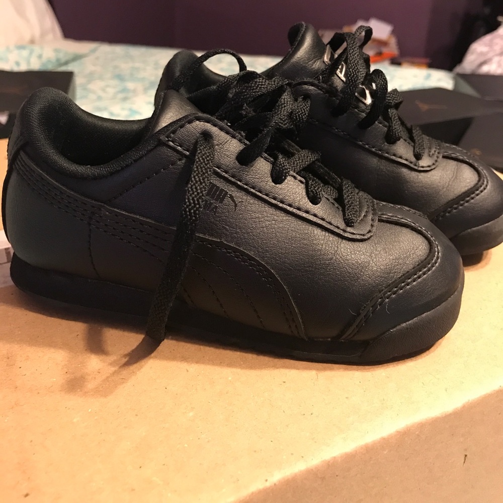 Toddler puma shoes (SOLD)