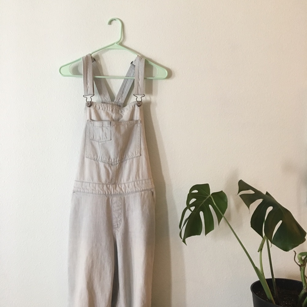 Light Overalls w/ frayed hem