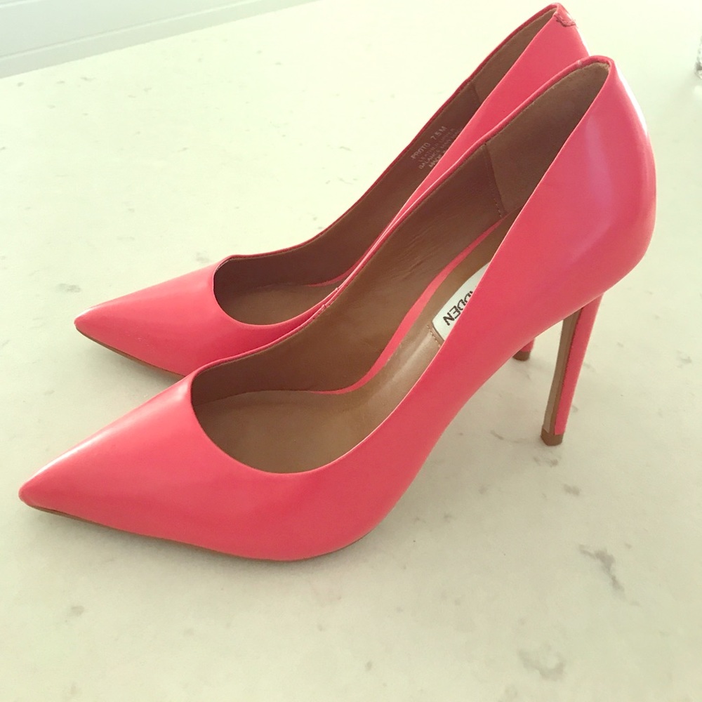 Steve Madden Hot Pink Pumps