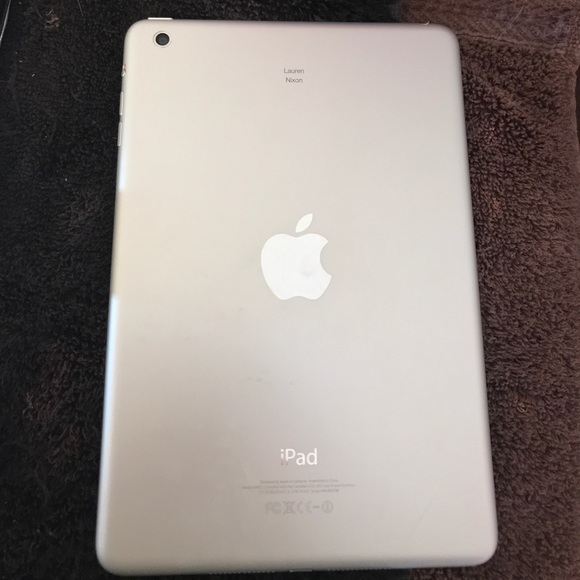 ipad Mini - Picture 2 of 3
