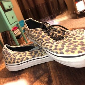 SIZE 10.5 women’s/men’s cheetah vans