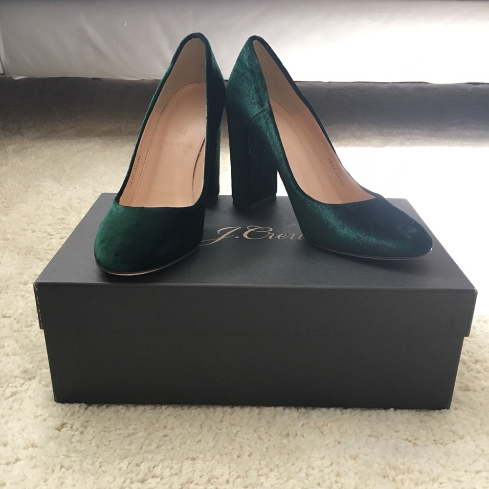J Crew Lena pumps in velvet - Forest Green sz 5.5