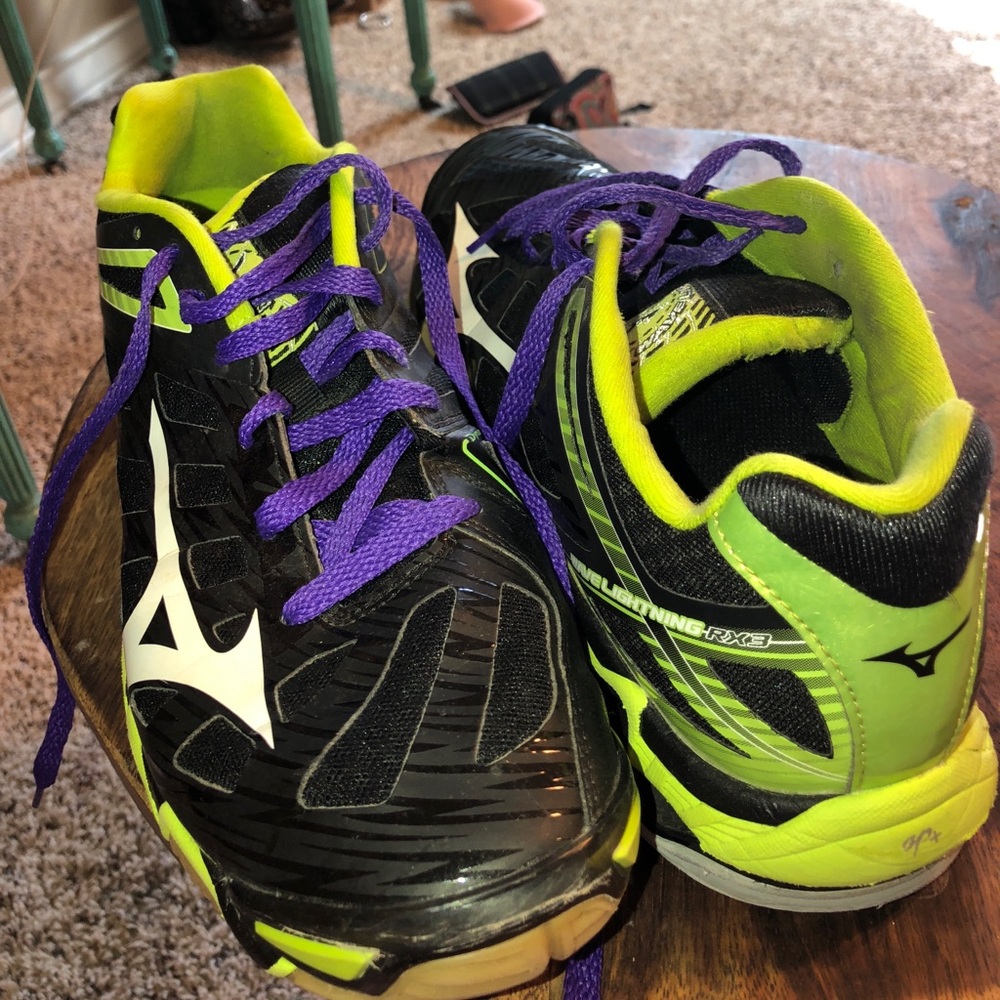 Size 10.5 women’s volleyball shoes!