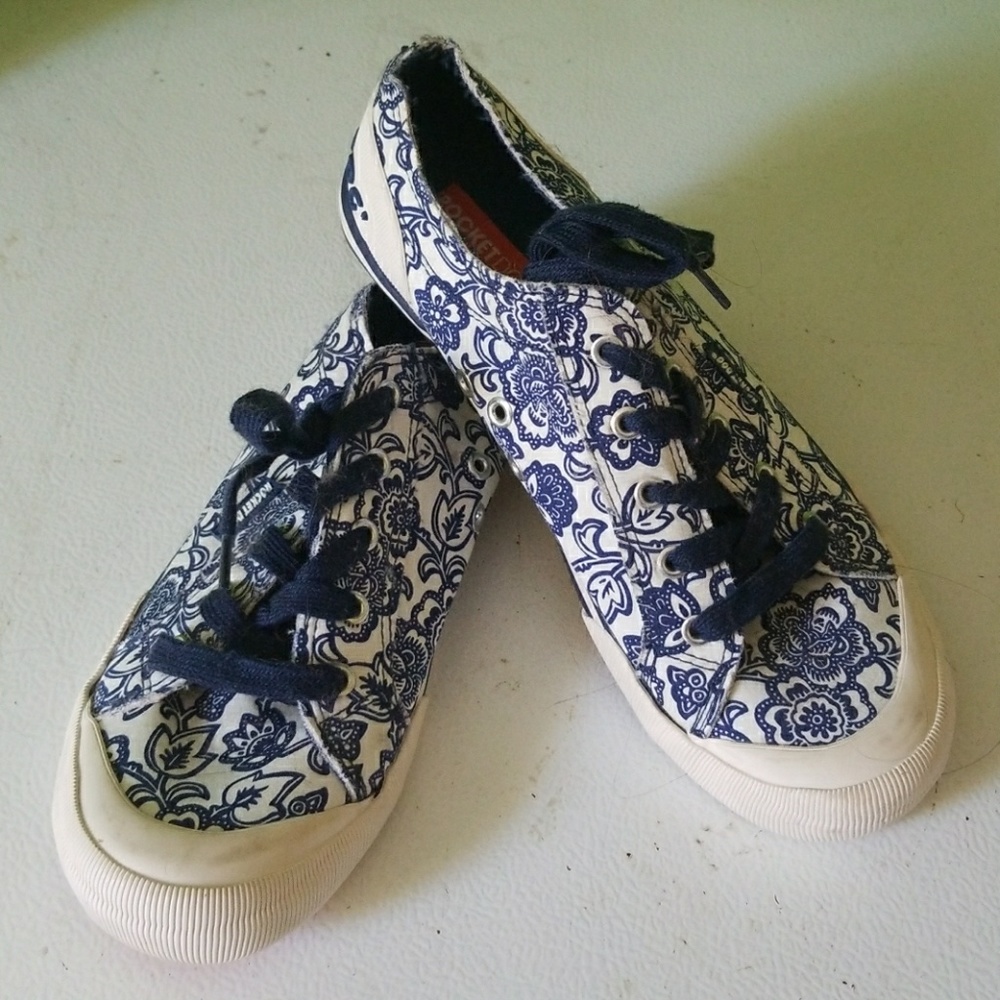 Brand new rocket dog tennis shoes