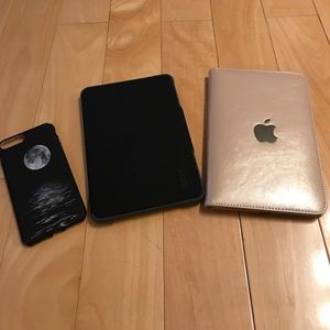 Bundle of 2 IPad mini 4 covers with free gift Bundle of 2 IPad mini 4 covers with free gift
