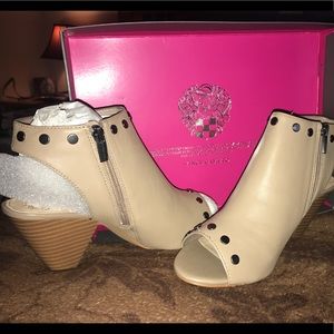 Vince Camuto Shoe