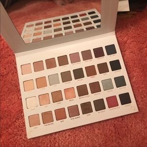 LORAC MEGA PRO 3 (lightly used) BEAUTIFUL💗