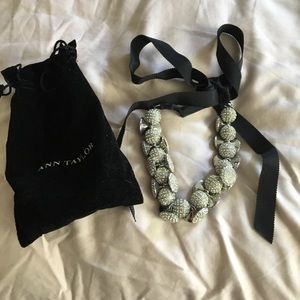 PRICE DROP: Ann Taylor statement necklace