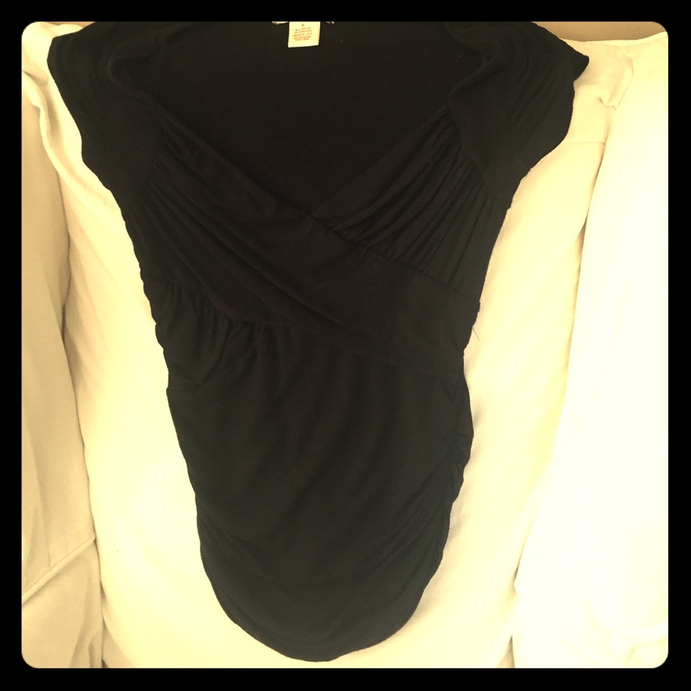 Arden B black cap sleeved shirt